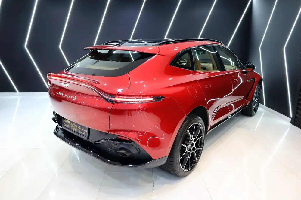 2021 Aston Martin DBX 550, Panoramic Roof, Very Low KM, GCC Specs!! - Image 13