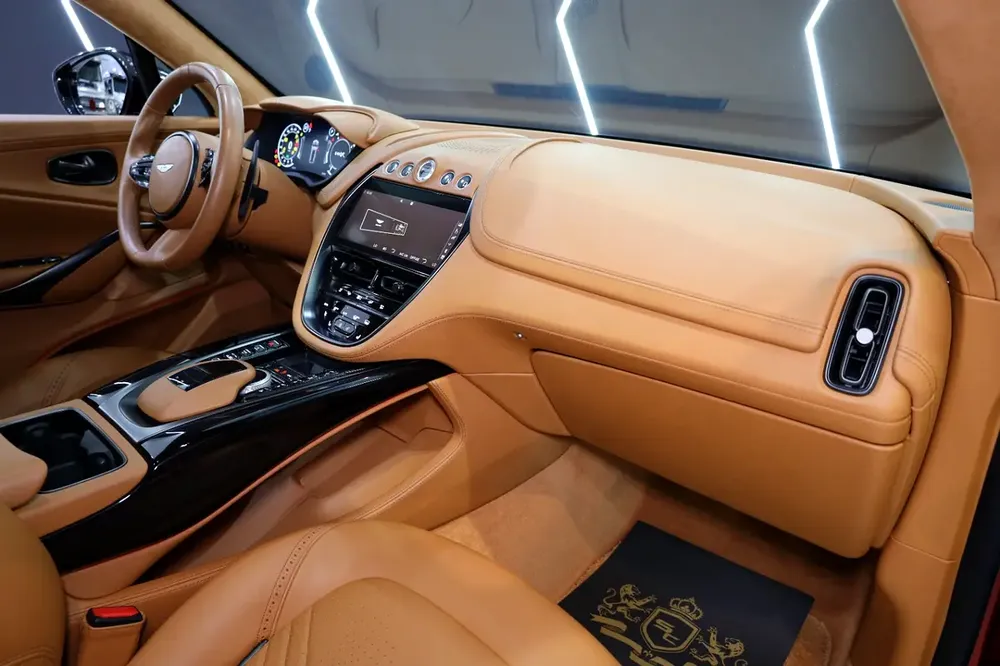2021 Aston Martin DBX 550, Panoramic Roof, Very Low KM, GCC Specs!! - Image 9