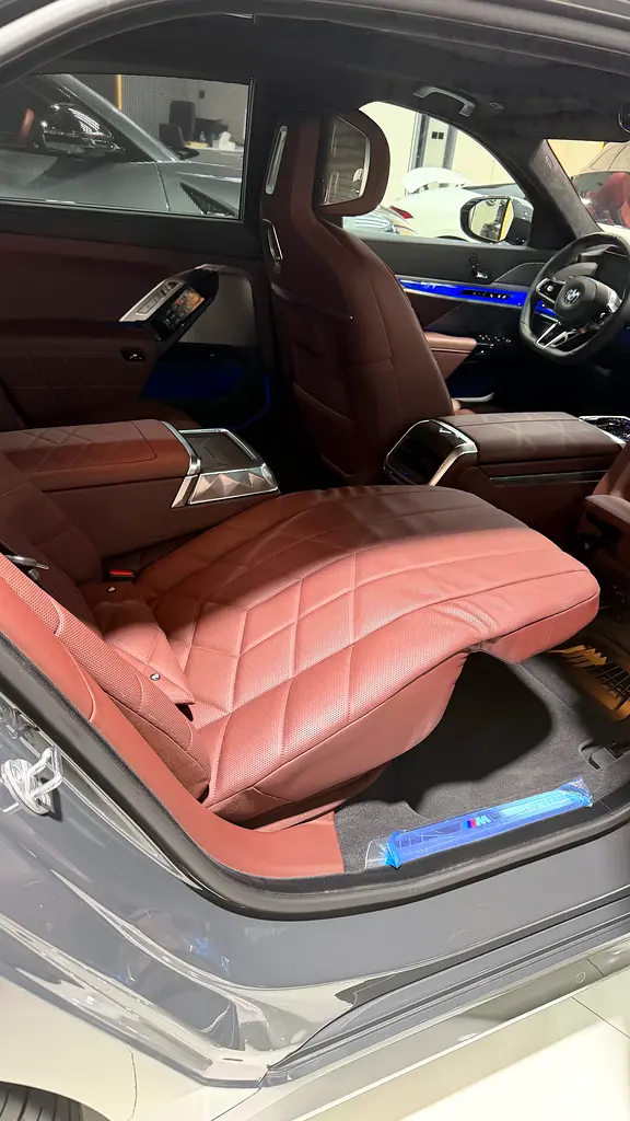 BMW 7-Series 740i Exclusive 2025 - GCC Specs - Brand New - Image 18