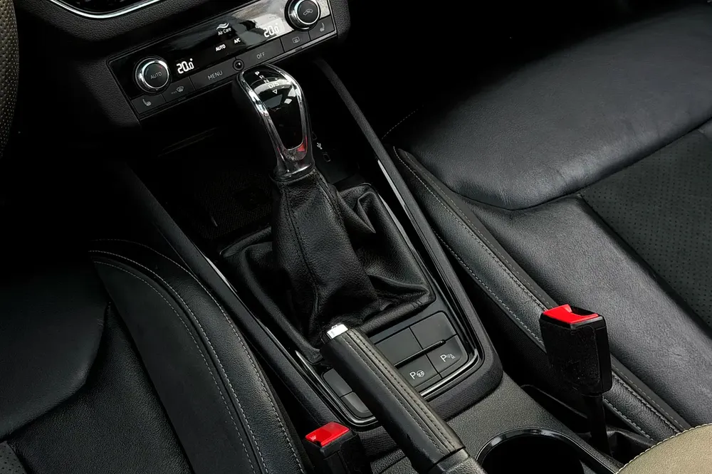 Full Agency Service History / 2 Keys | Skoda Kamiq Ambition 2022 GCC Specifications (Single Owner) - Image 13