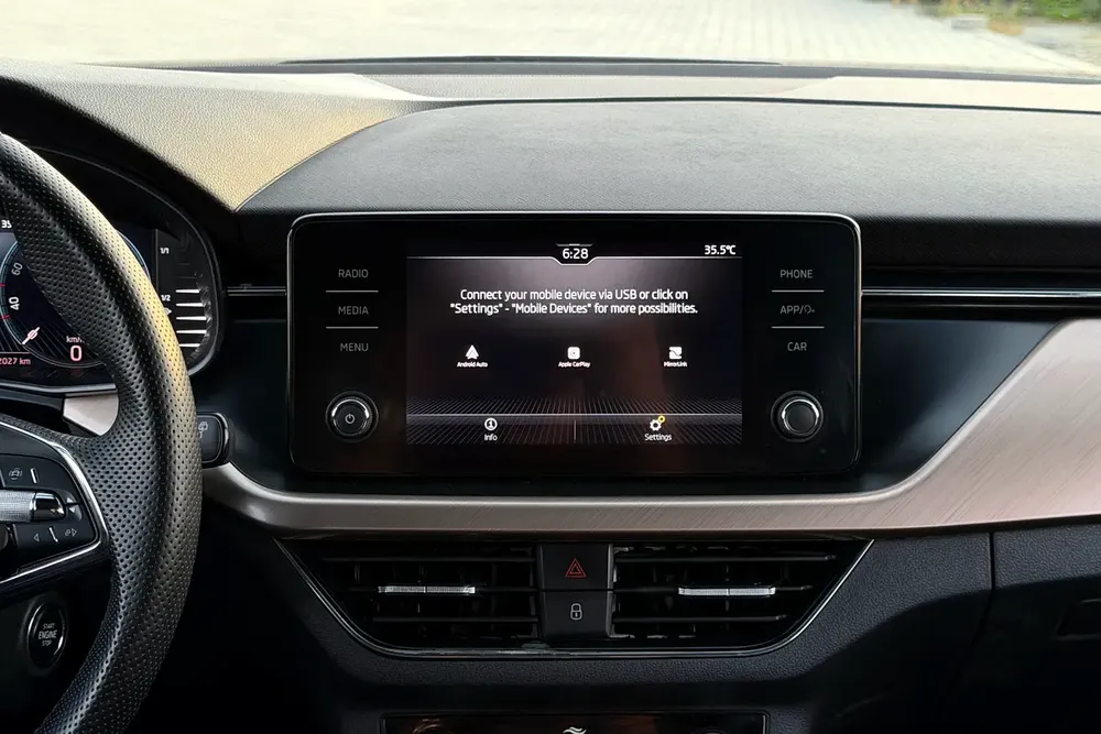 Full Agency Service History / 2 Keys | Skoda Kamiq Ambition 2022 GCC Specifications (Single Owner) - Image 14