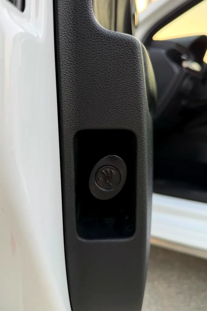Full Agency Service History / 2 Keys | Skoda Kamiq Ambition 2022 GCC Specifications (Single Owner) - Image 17