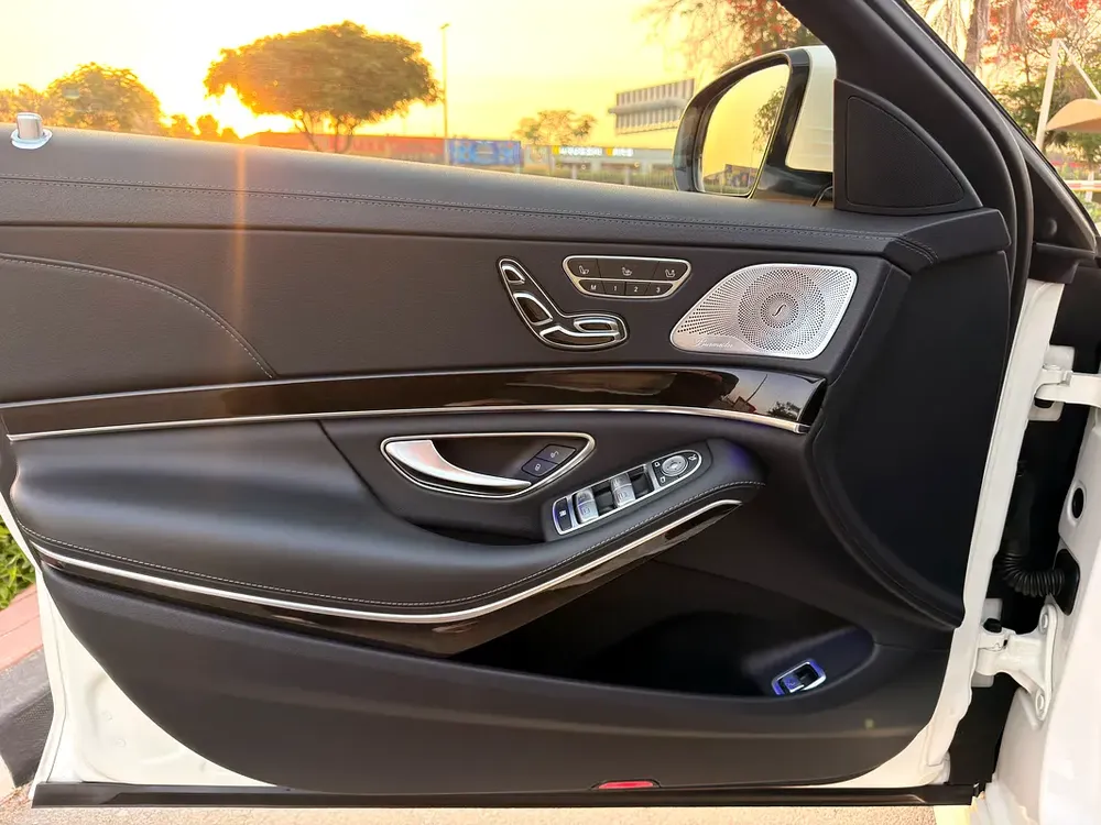 Mercedes-Benz S 560L AMG 4MATIC— ORIGINAL PAINT—ZERO ACCIDENT - Image 15
