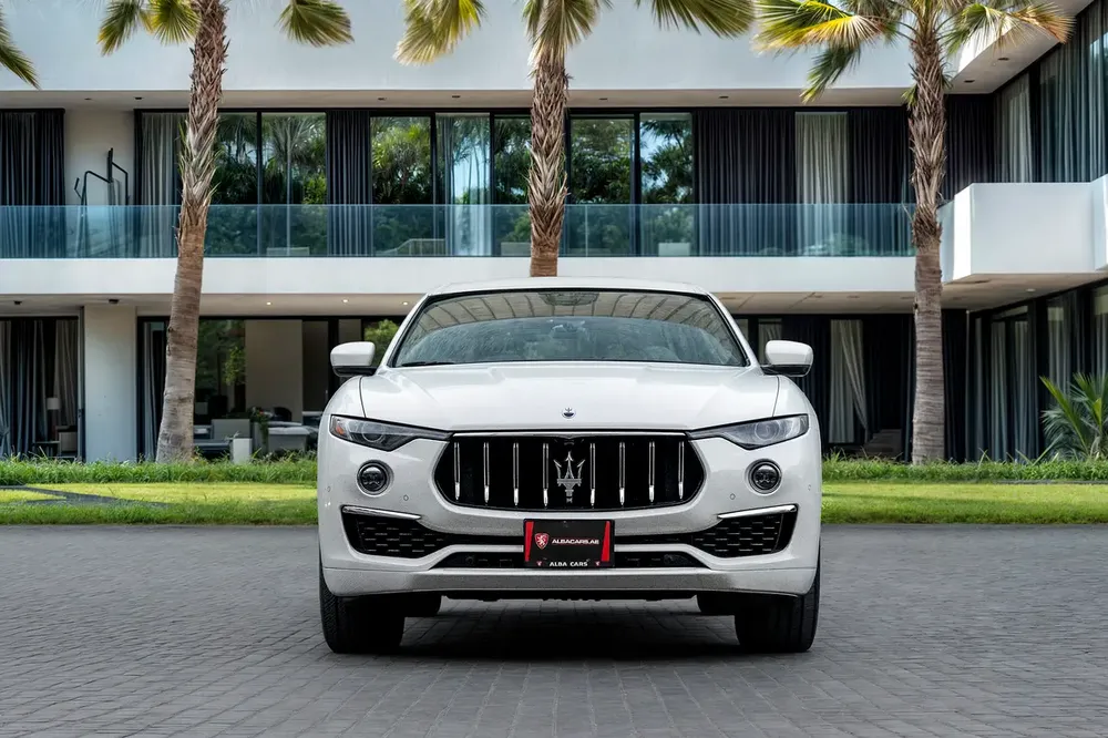 3,428 P.M |  Levante GT | 0% Downpayment | Levante GT Hybrid | Under Warranty! - Image 4