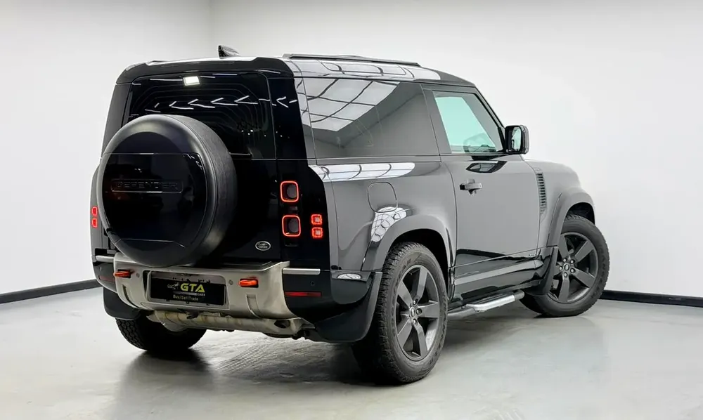2023 Land Rover Defender 90 X-Dynamic HSE P400 | GCC Specs - Image 4