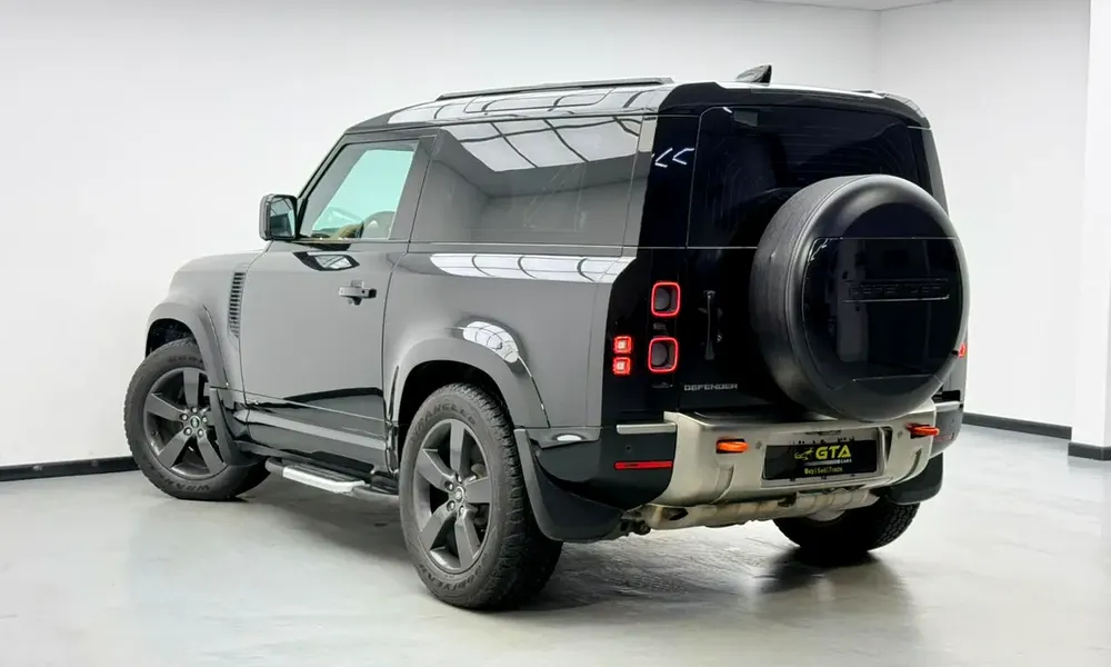 2023 Land Rover Defender 90 X-Dynamic HSE P400 | GCC Specs - Image 6