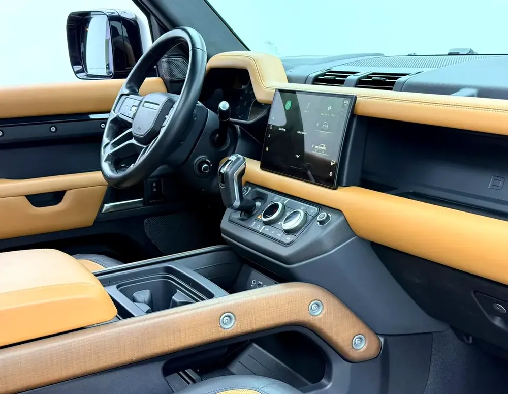 2023 Land Rover Defender 90 X-Dynamic HSE P400 | GCC Specs - Image 7
