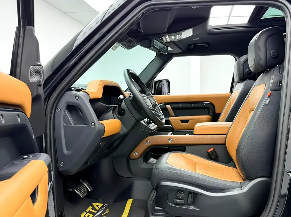2023 Land Rover Defender 90 X-Dynamic HSE P400 | GCC Specs - Image 8