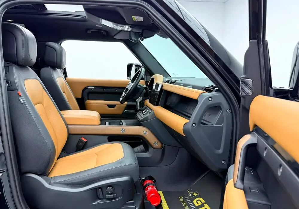 2023 Land Rover Defender 90 X-Dynamic HSE P400 | GCC Specs - Image 9