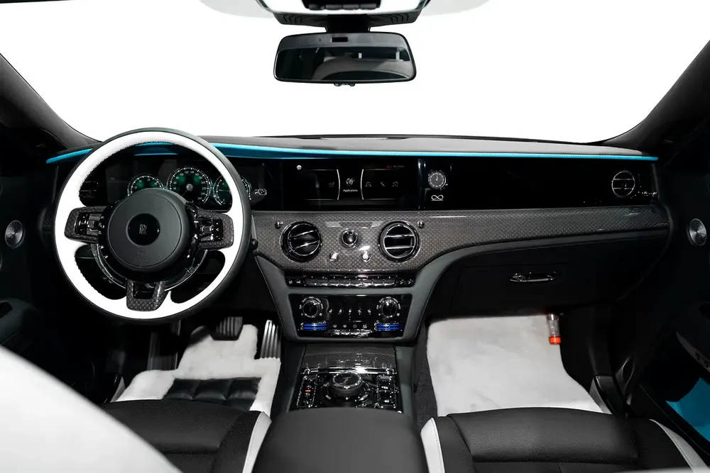 2024 ROLLS ROYCE GHOST BLACK BADGE | DELIVERY MILEAGE | STARLIGHT | REAR TVS | CARBON RIMS - Image 10