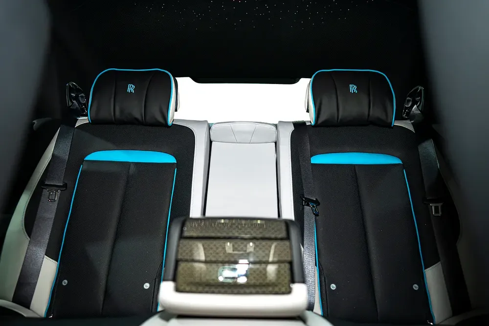 2024 ROLLS ROYCE GHOST BLACK BADGE | DELIVERY MILEAGE | STARLIGHT | REAR TVS | CARBON RIMS - Image 11