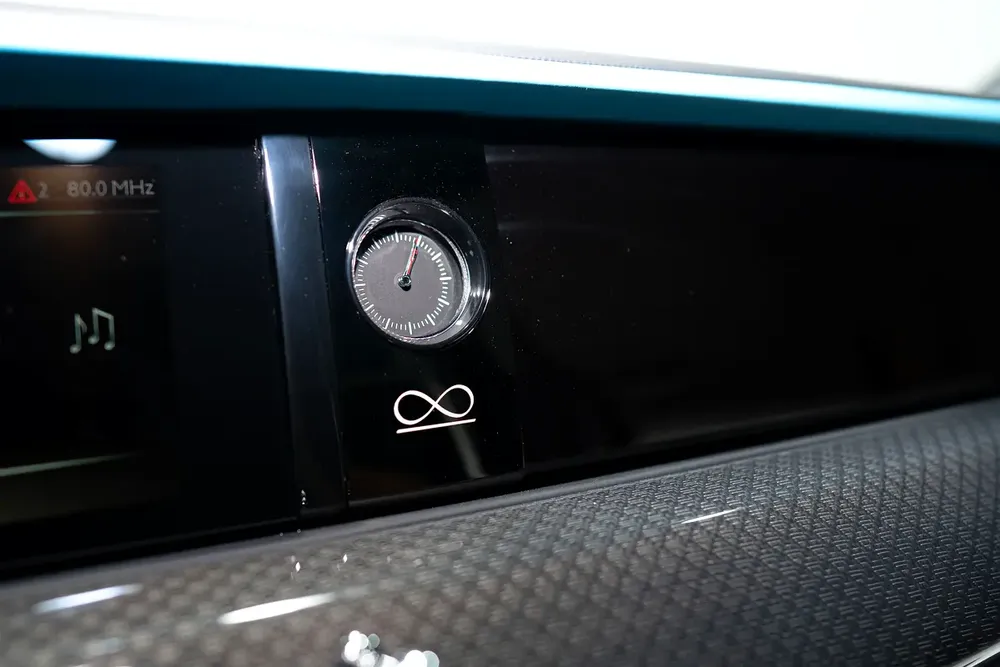 2024 ROLLS ROYCE GHOST BLACK BADGE | DELIVERY MILEAGE | STARLIGHT | REAR TVS | CARBON RIMS - Image 16