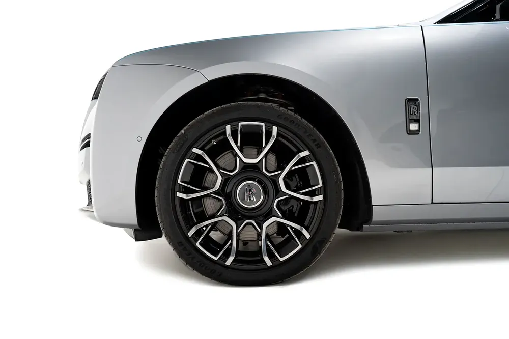 2024 ROLLS ROYCE GHOST BLACK BADGE | DELIVERY MILEAGE | STARLIGHT | REAR TVS | CARBON RIMS - Image 6