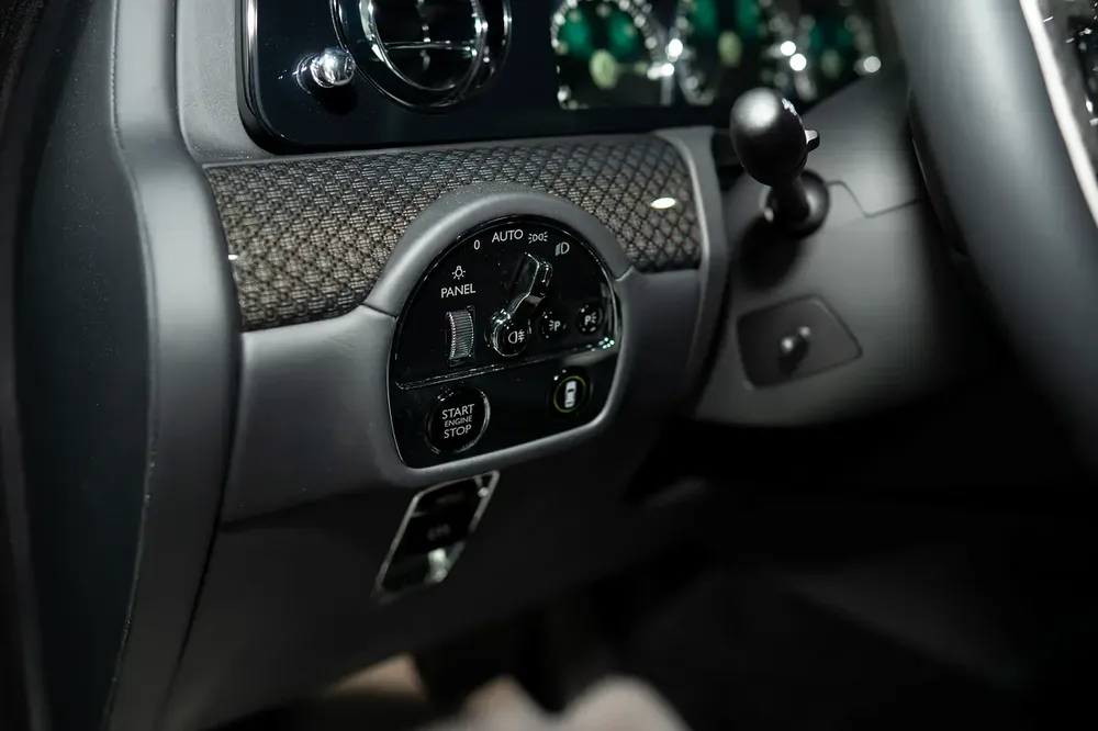 2024 ROLLS ROYCE GHOST BLACK BADGE | DELIVERY MILEAGE | STARLIGHT | REAR TVS | CARBON RIMS - Image 9