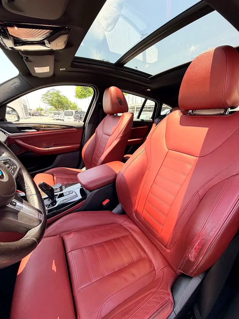 BMW X4 M40i 2019 GCC Specs - Performance Luxury SUV Single owner - Image 12