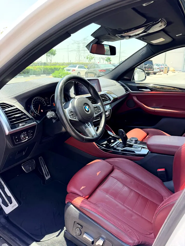 BMW X4 M40i 2019 GCC Specs - Performance Luxury SUV Single owner - Image 13