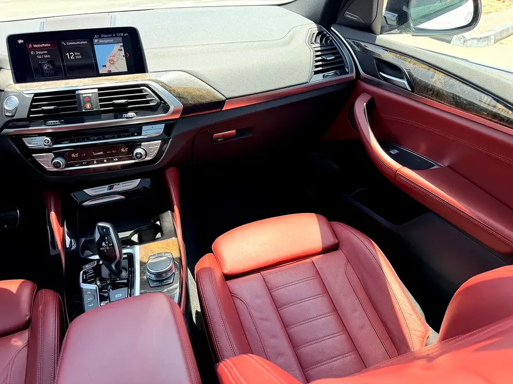 BMW X4 M40i 2019 GCC Specs - Performance Luxury SUV Single owner - Image 15