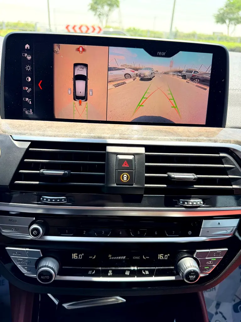 BMW X4 M40i 2019 GCC Specs - Performance Luxury SUV Single owner - Image 16