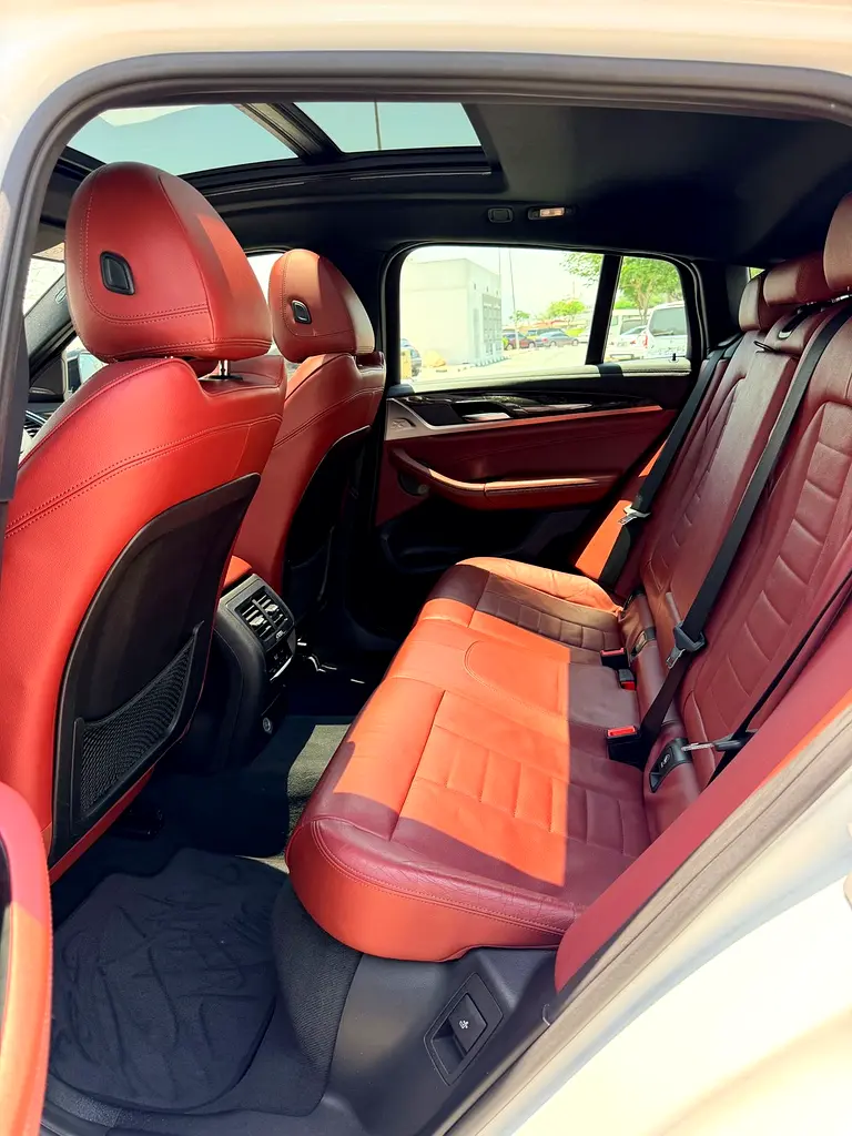 BMW X4 M40i 2019 GCC Specs - Performance Luxury SUV Single owner - Image 18