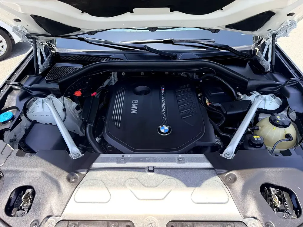BMW X4 M40i 2019 GCC Specs - Performance Luxury SUV Single owner - Image 19