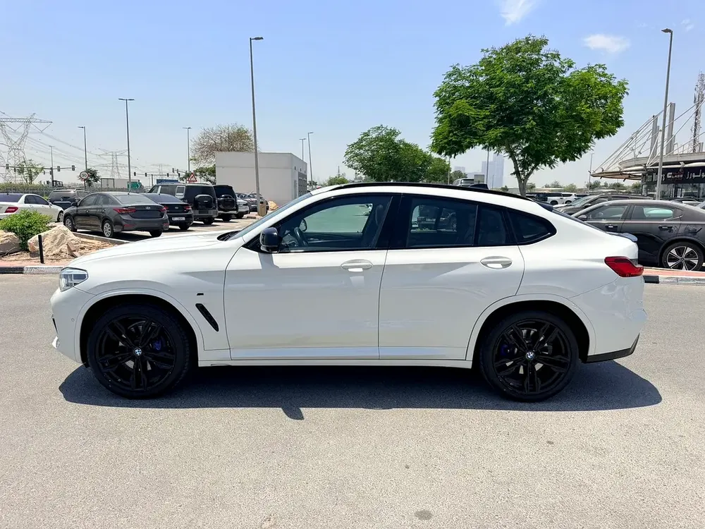 BMW X4 M40i 2019 GCC Specs - Performance Luxury SUV Single owner - Image 4