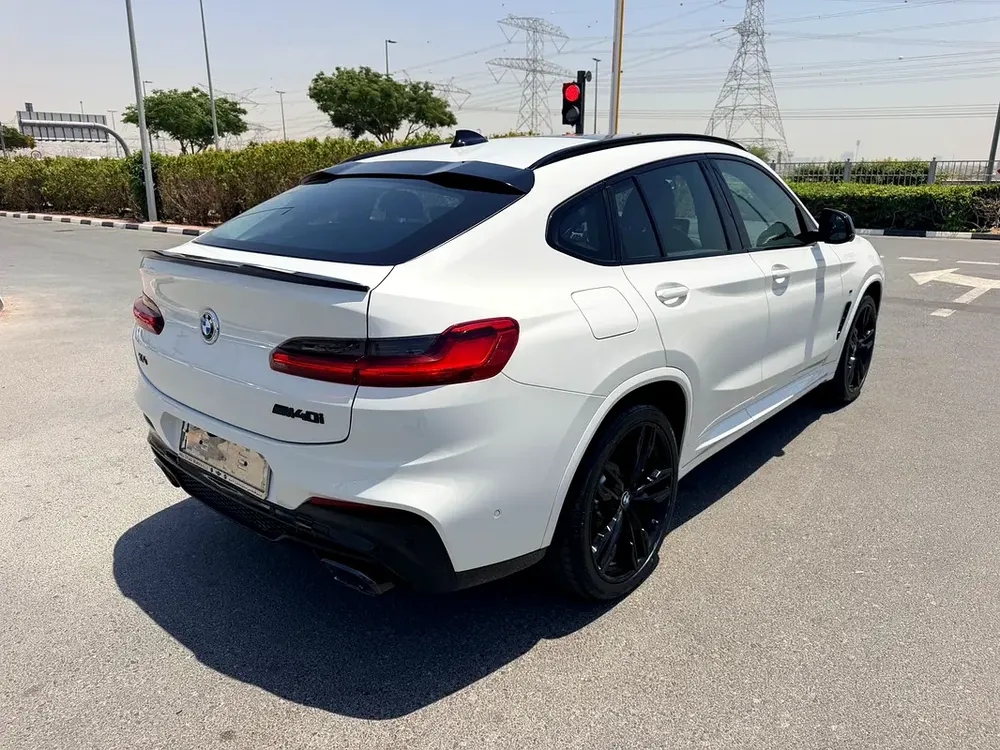 BMW X4 M40i 2019 GCC Specs - Performance Luxury SUV Single owner - Image 6