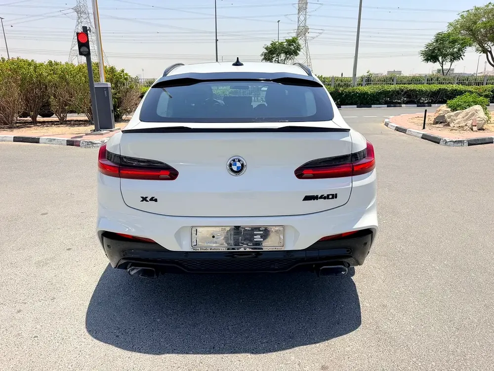 BMW X4 M40i 2019 GCC Specs - Performance Luxury SUV Single owner - Image 7