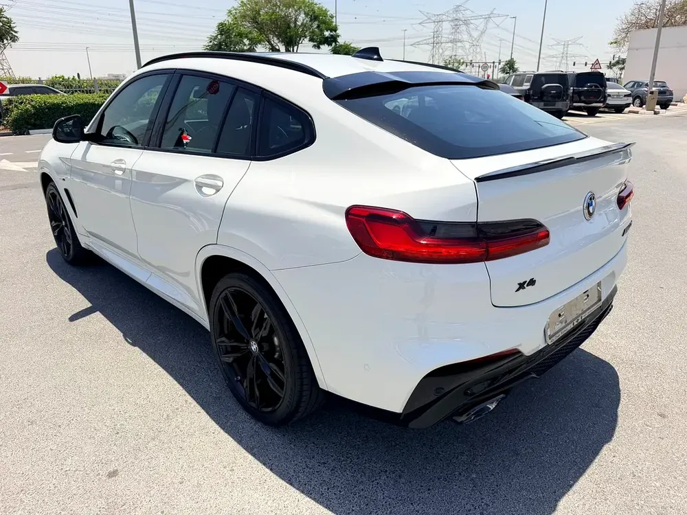 BMW X4 M40i 2019 GCC Specs - Performance Luxury SUV Single owner - Image 8