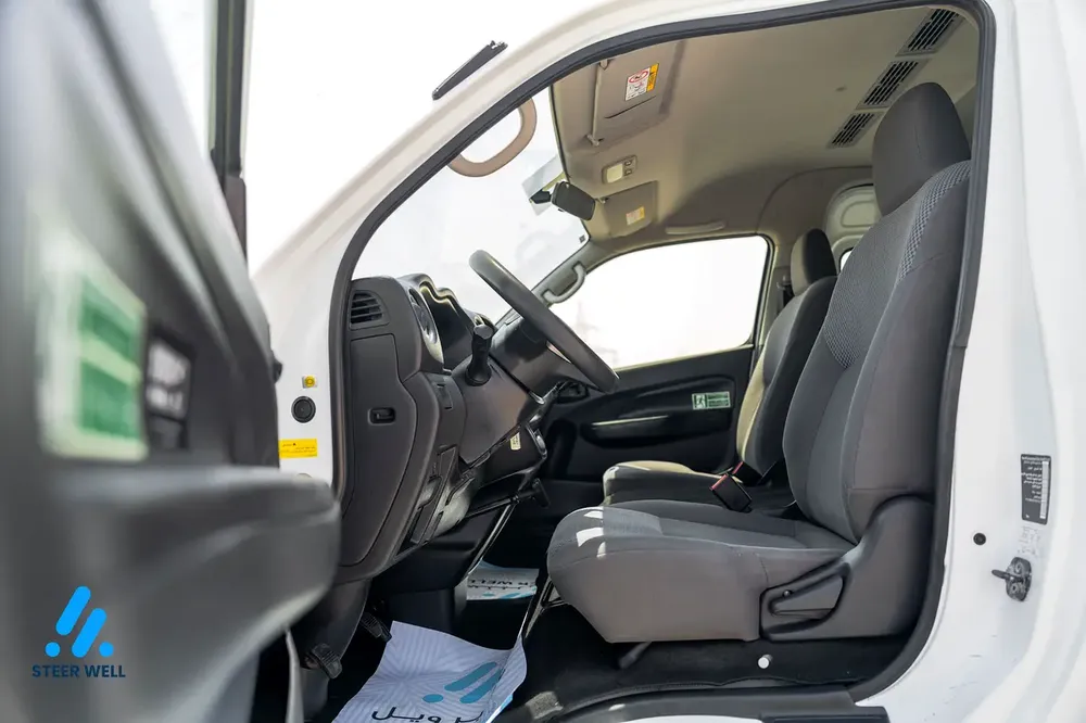 2023 Nissan Urvan NV350 | 4-Door Van Petrol | Manual GCC Specs - Image 10
