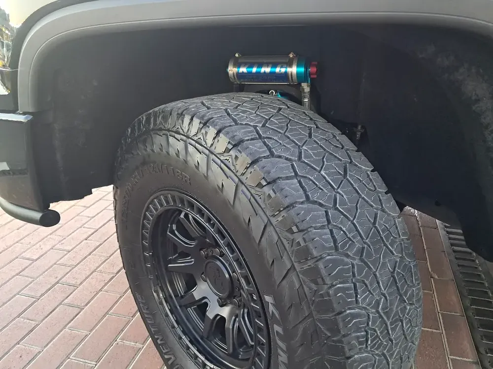GMC Sierra Pick-up V8 Gcc Specs Accident Free Original Paint Very Well Maintained No Any Issue - Image 20