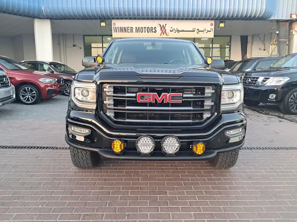 GMC Sierra Pick-up V8 Gcc Specs Accident Free Original Paint Very Well Maintained No Any Issue - Image 5