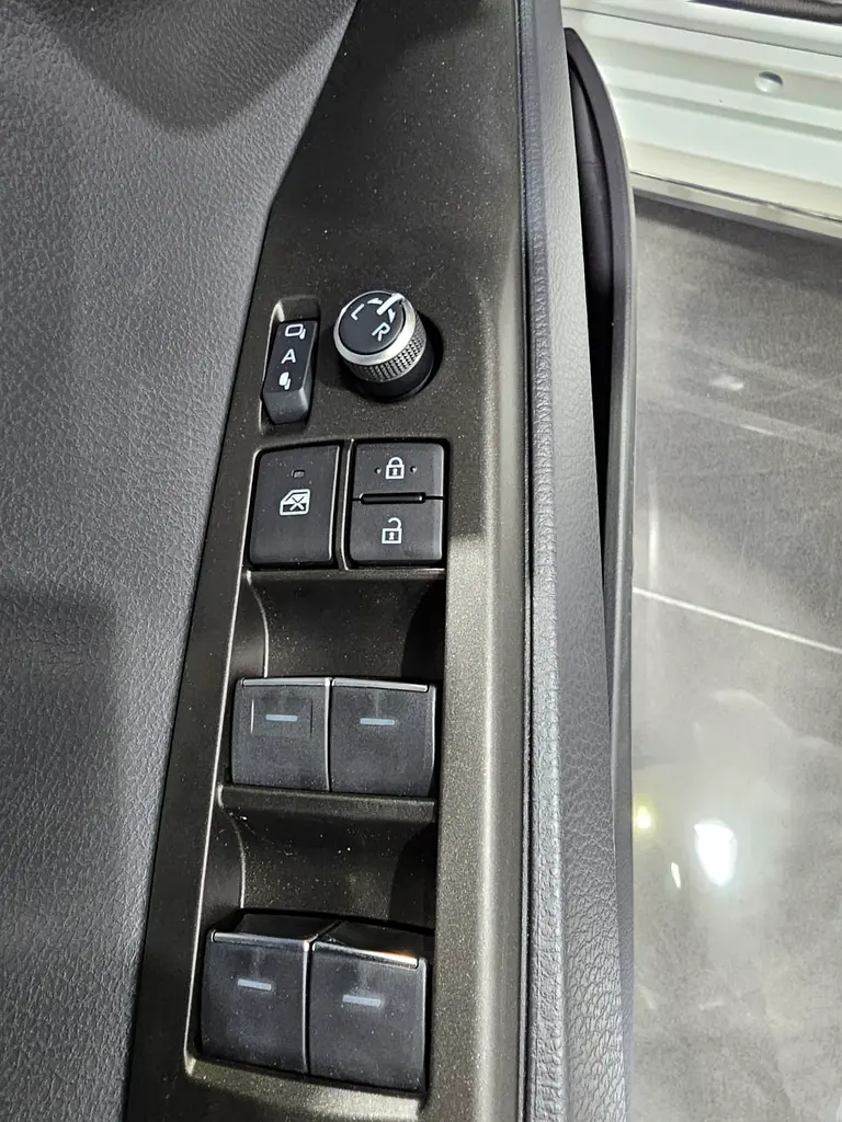 Toyota Camry GLE 2026 GCC Specs - New car 0 k - Image 13