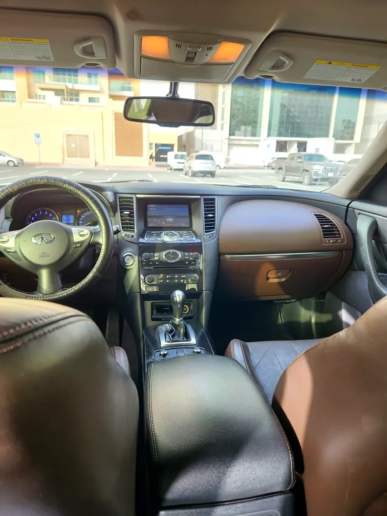 Infiniti QX70 Luxury| From the owner Directly - Image 10