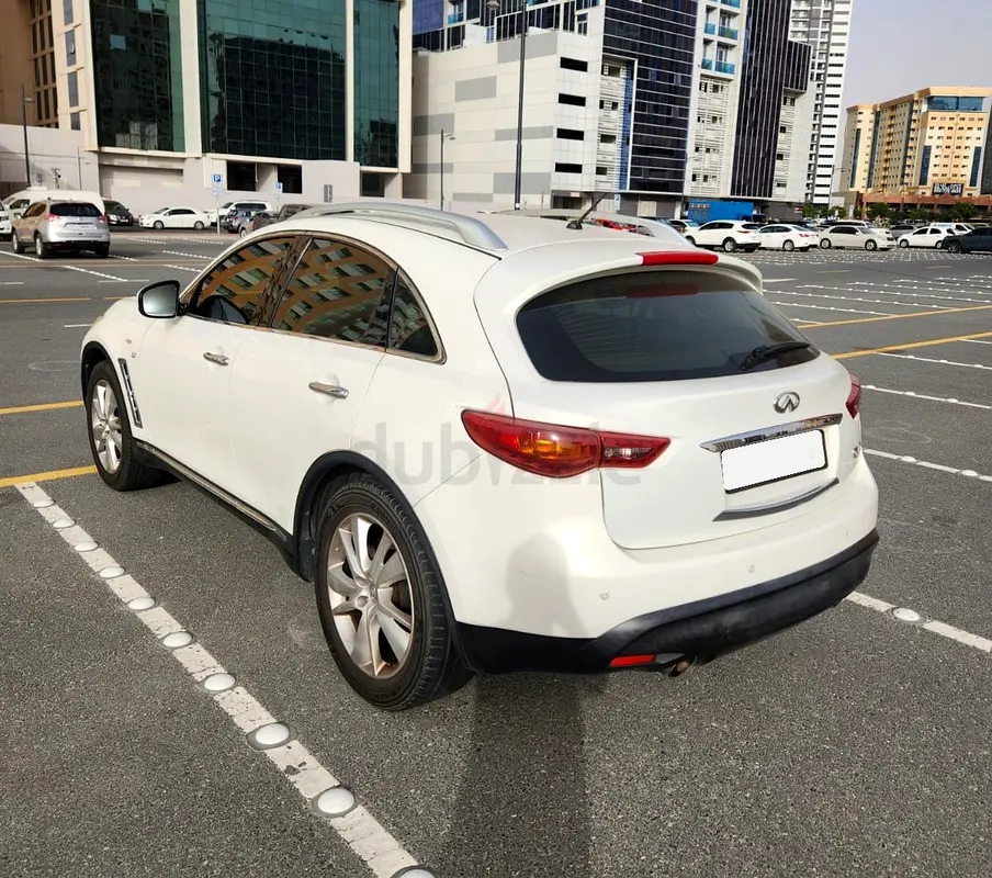 Infiniti QX70 Luxury| From the owner Directly - Image 5