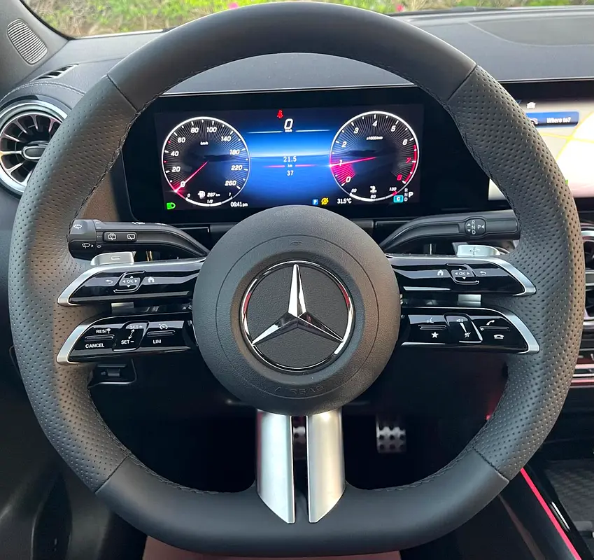 Mercedes GLA 200 AMG 5 years warranty 2025 GCC - Image 10