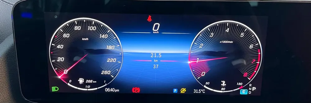 Mercedes GLA 200 AMG 5 years warranty 2025 GCC - Image 7