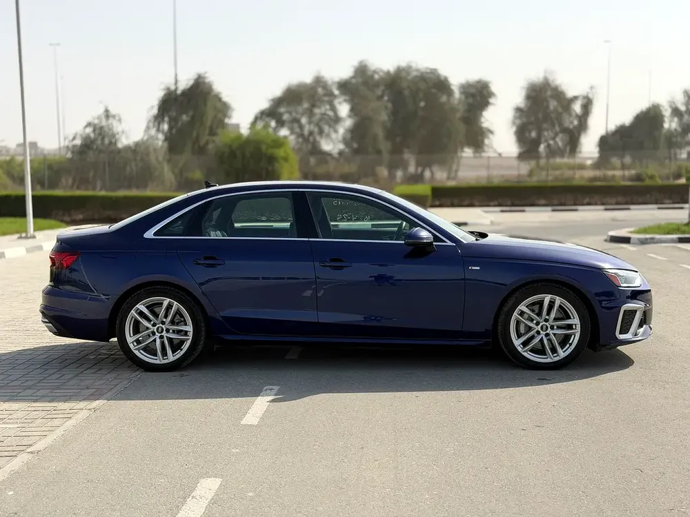 Audi A4 - Quattro - S Line full option - Clean title - Image 4