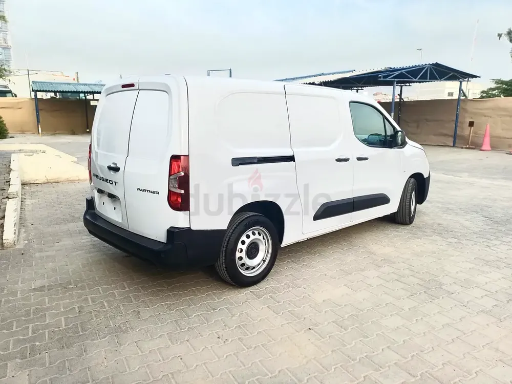 2025 Peugeot Partner Van Long Body - GCC Specs - Brand New! - Image 11
