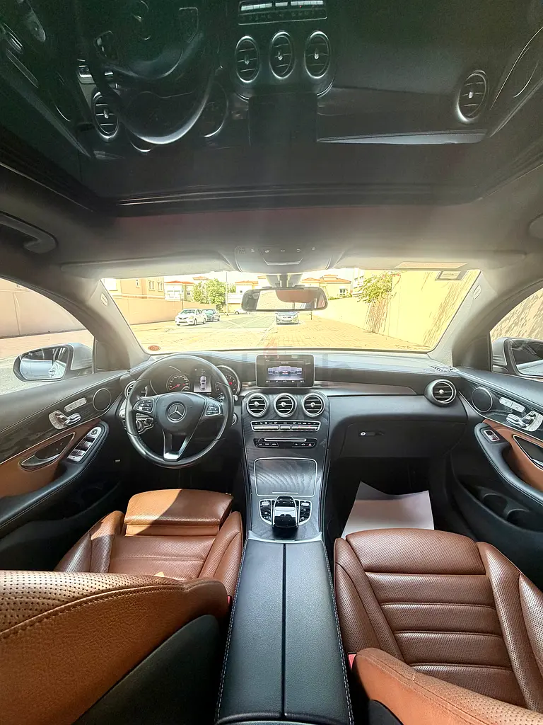 2018 Mercedes-Benz GLC 250 Coupe AMG - GCC Specs - Excellent Condition - Image 9