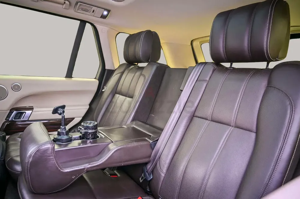 Inspected Car | 2014 Land Rover Range Rover Vogue SE Supercharged | GCC Specs | Ref#450084 - Image 13