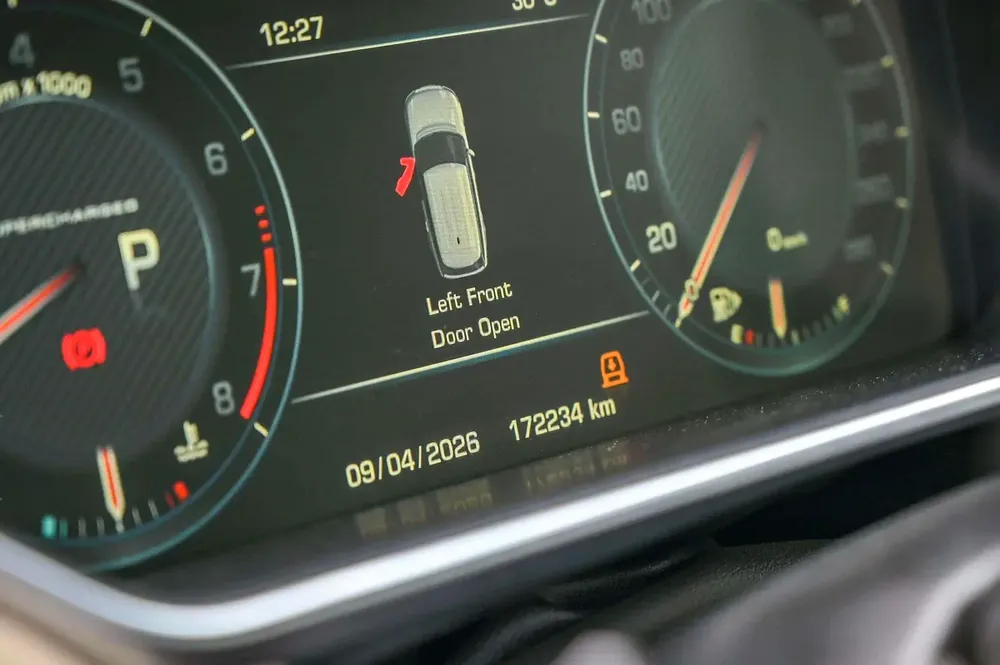 Inspected Car | 2014 Land Rover Range Rover Vogue SE Supercharged | GCC Specs | Ref#450084 - Image 19