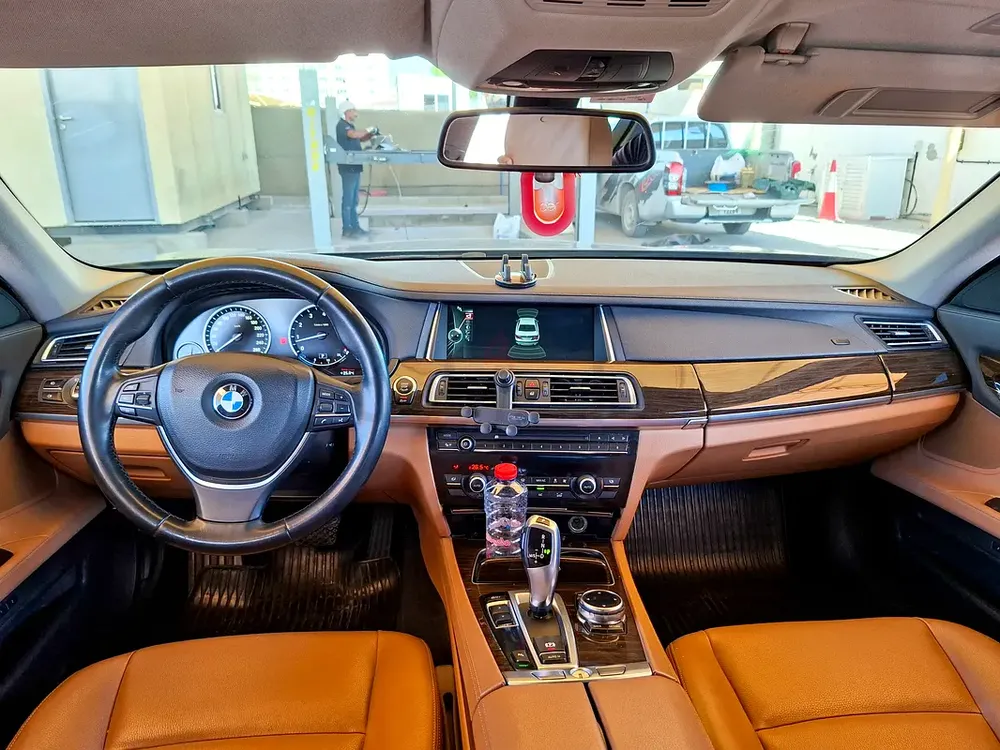 AED 2810/month | 2014 BMW 7-Series  | GCC Specs | Ref#408808 - Image 9