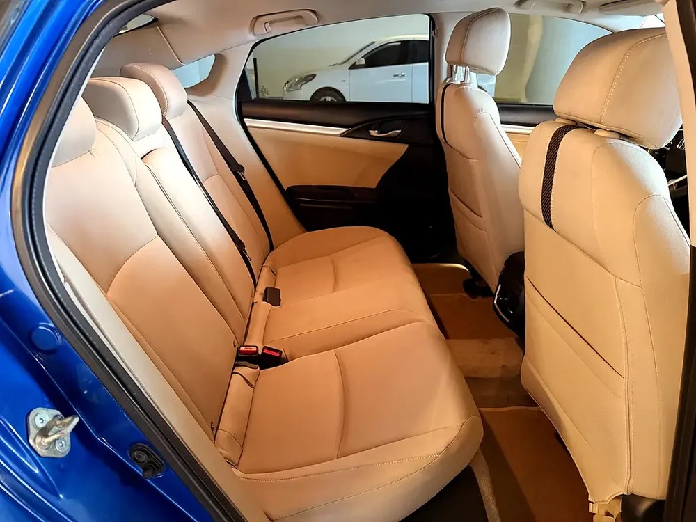 Honda Civic 2.0 EX 2020 Model GCC Specs With Partial Service History In Perfect Condition - Image 12