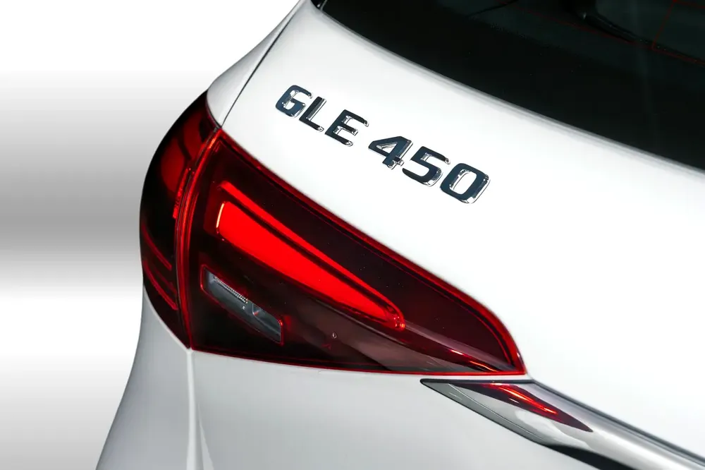 0% DOWNPAYMENT | MERCEDES-BENZ SERVICE AND WARRANTY PACKAGE | AED 5,174 P/M - Image 8