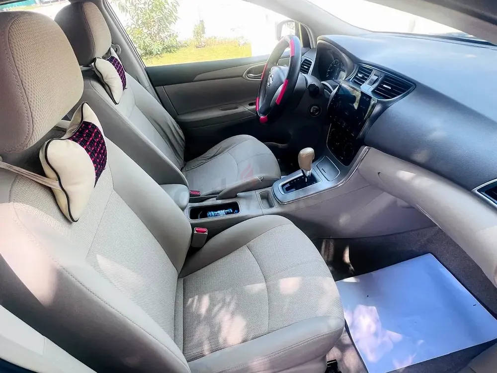 Nissan Sentra 2017 Model 1.6L ( GCC SPECS ) well Maintained Car For Sale . - Image 4