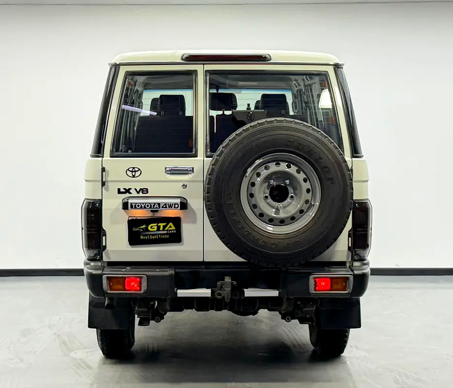 2024 Toyota Land Cruiser 76, Warranty, Almost New, GCC - Image 5