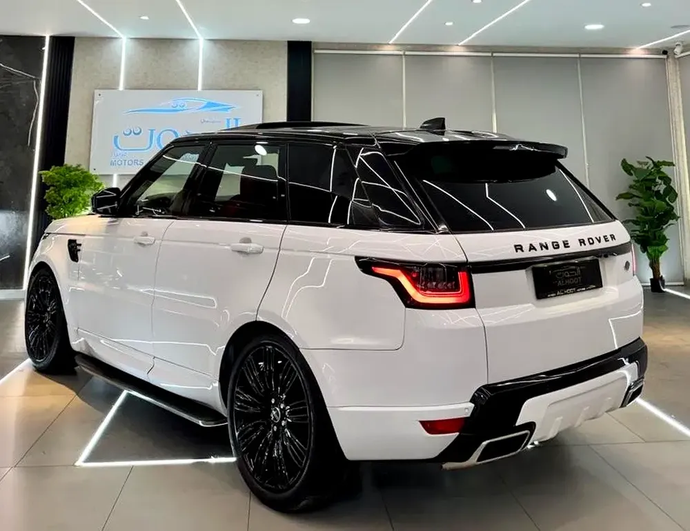 RANGE ROVER SPORT AUTOBIOGRAPHY || TOP RANGE || SINGLE OWNER || VERY NEAT || PANORAMA - Image 11
