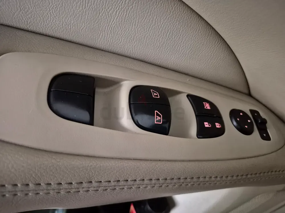 Nissan Pathfinder 2015 Excellent condition - Image 12