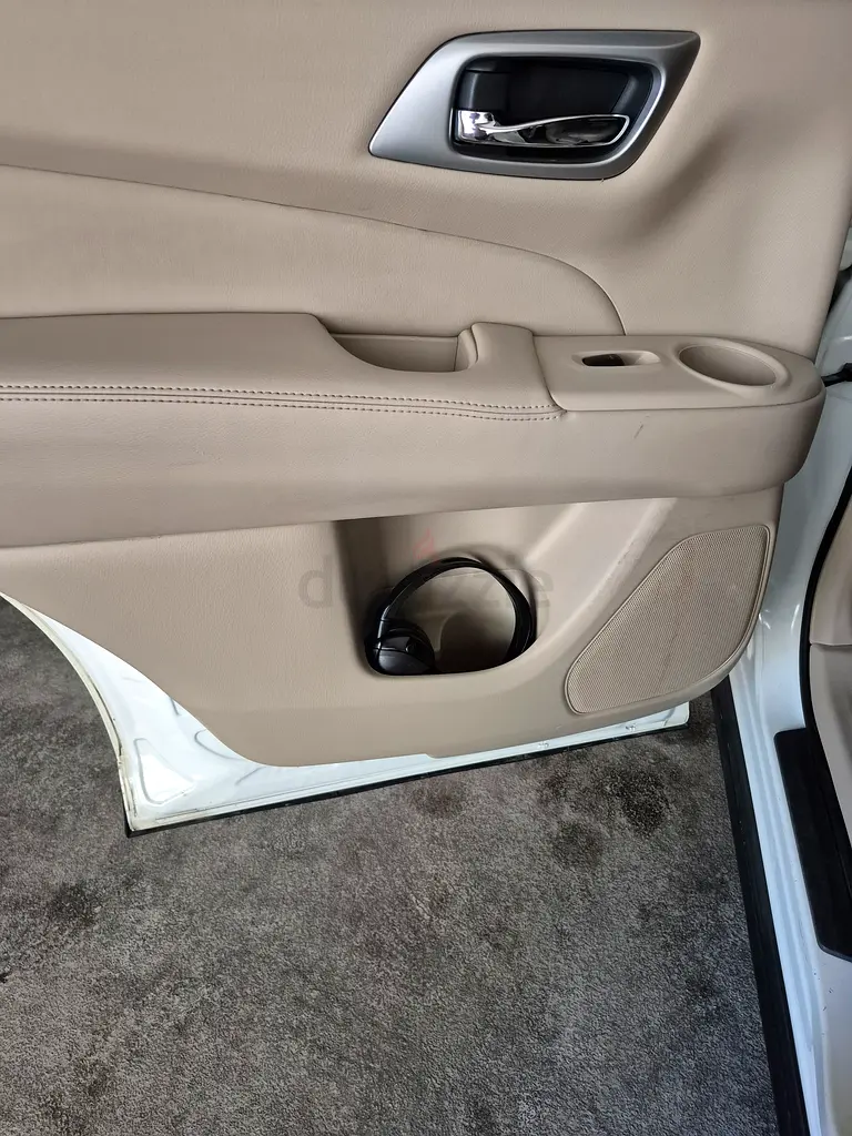 Nissan Pathfinder 2015 Excellent condition - Image 16