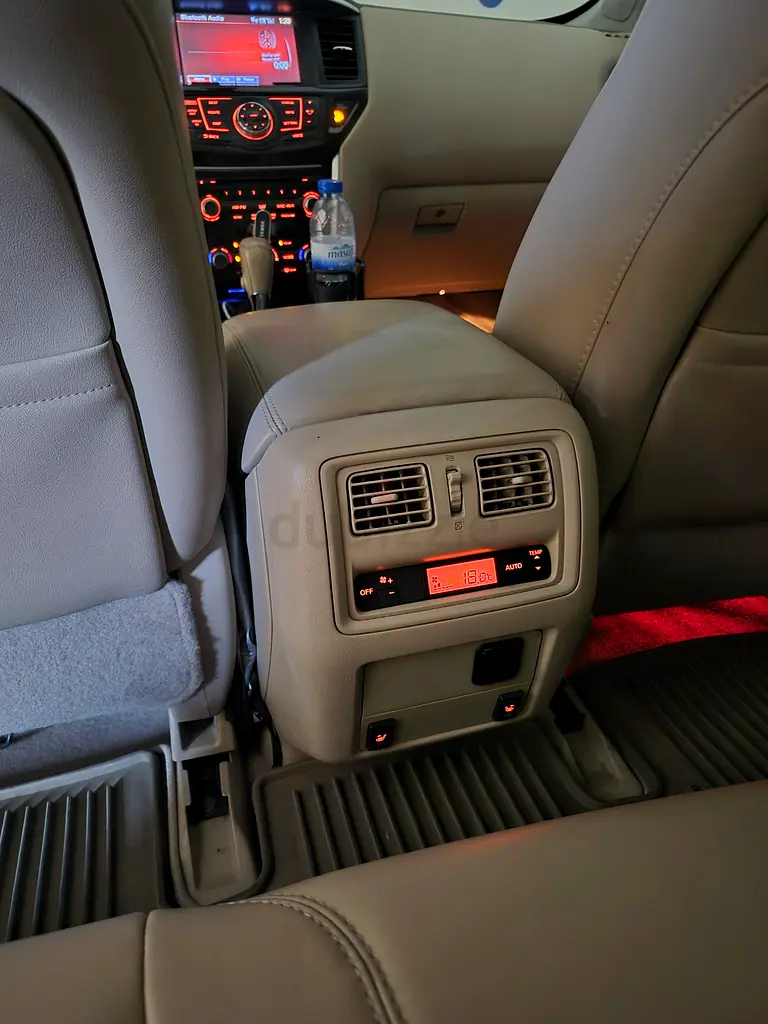 Nissan Pathfinder 2015 Excellent condition - Image 19